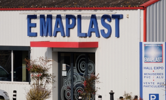 Showroom Emaplast Parne